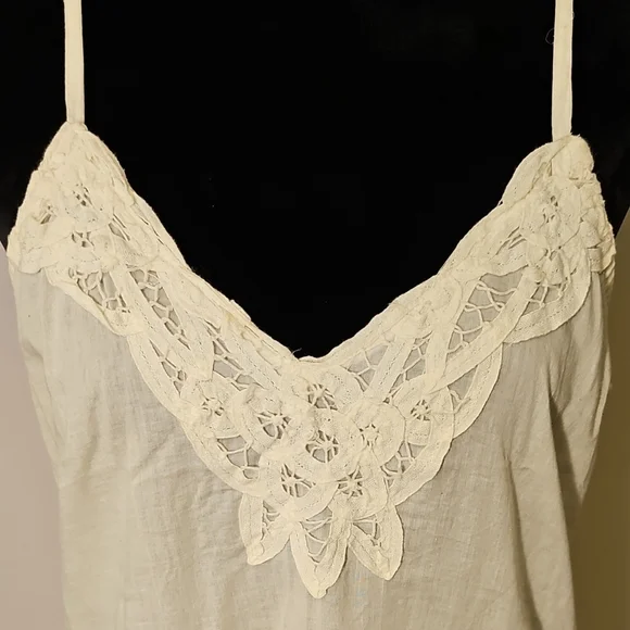 Lace Trim Cream Cami Top - Picture 3 of 5